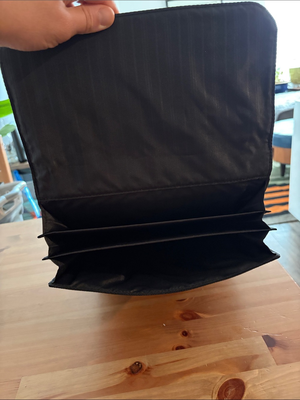 Tumi Black Nylon Document Holder with Metal Logo - Picture 2 of 4